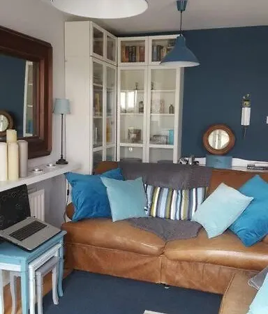 Daire City Lovely 2 Bed